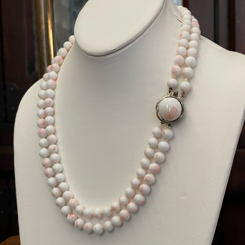 1950s two strand Japanese faux angel skin coral bead necklace - Picture 1 of 9